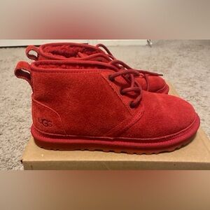 UGG Neumel chukka boots in the color Samba Red Ugg USA 6